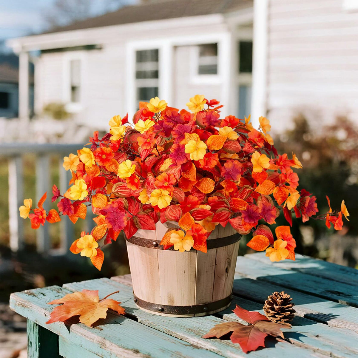 INXUGAO Flores artificiales de otoño, 2 piezas, seda sintética, color naranja, rojo y amarillo, resistentes a los rayos UV
