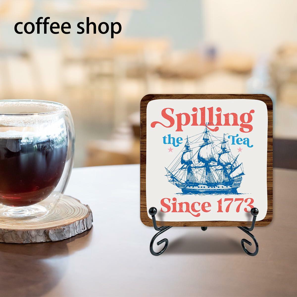 Placa de madera Ketsord 5x5 Blue Gossip "Spill The Tea" con soporte de metal