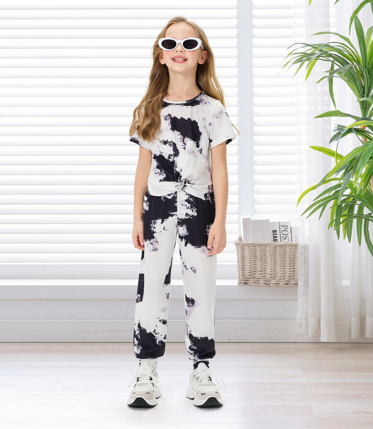 Conjunto Hvididan de top con frente retorcido y pantalones deportivos, diseño tie-dye, color blanco y negro, talla 9-10 años