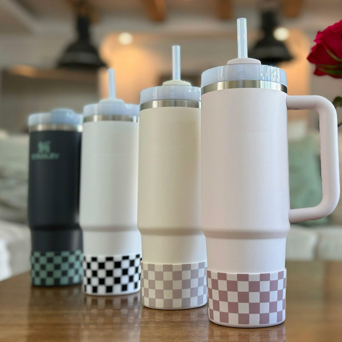 Funda de silicona REUZBL con estampado de leopardo para botellas Stanley y Hydro Flask de 20-40 oz