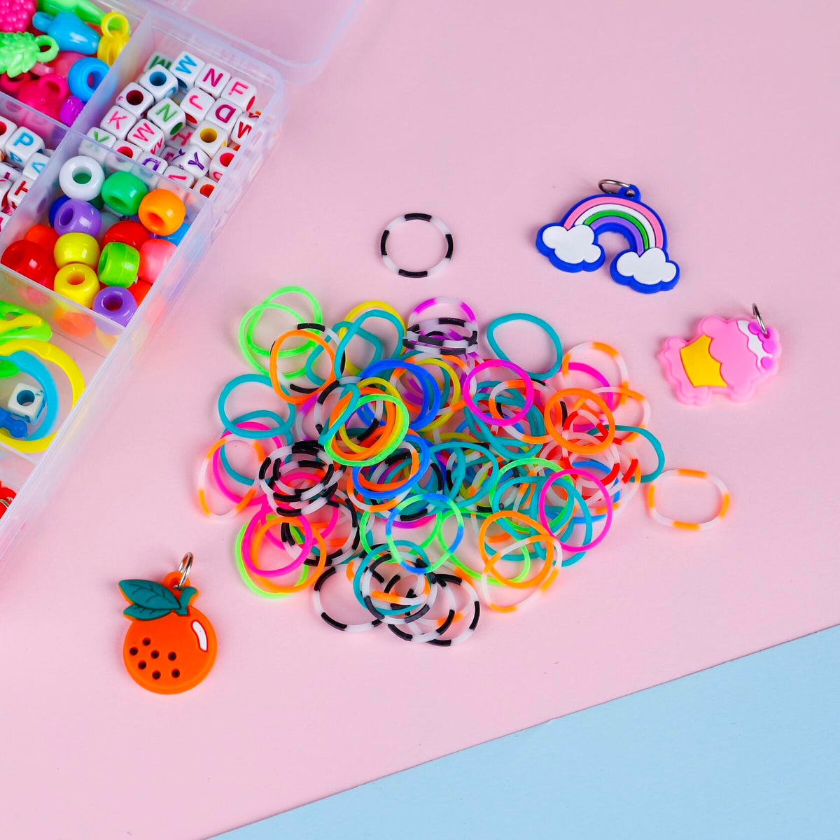 Kit de creación de pulseras de gomitas YUSLROB, más de 2000 bandas multicolor para niños