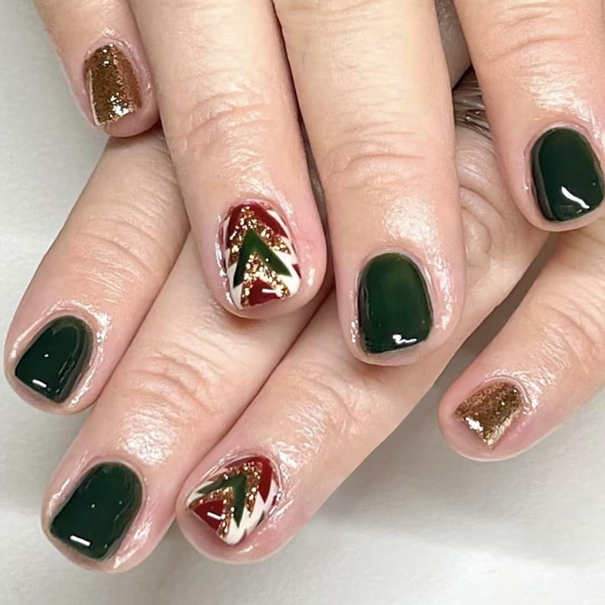 WLGDLH 24 piezas de uñas postizas cuadradas de color verde oscuro con purpurina para Navidad