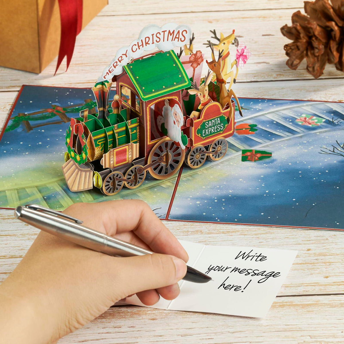 Tarjeta desplegable 3D de tren de pan de jengibre navideño POPWOW de 5x7 con sobre