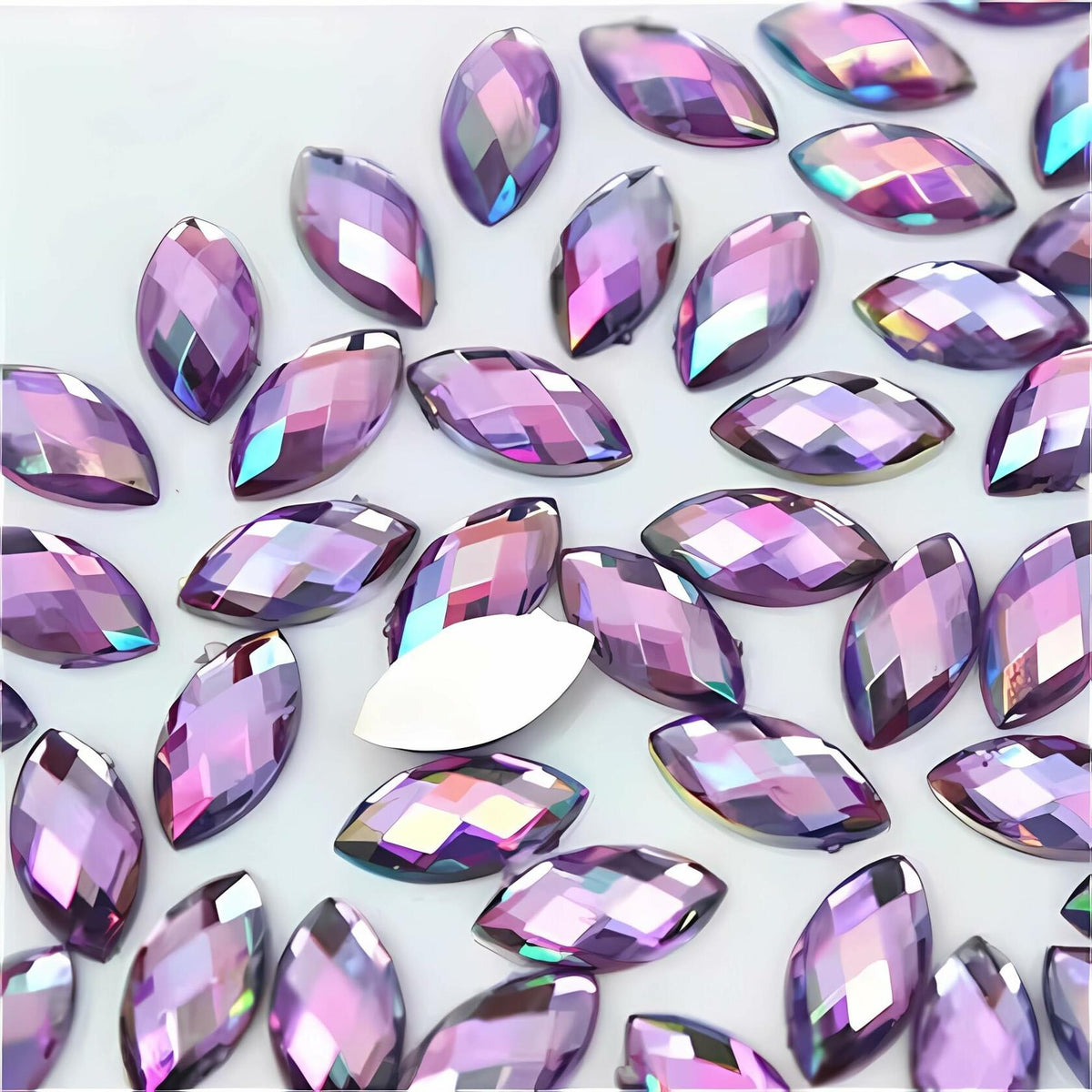 TKDUJH 200 piezas de diamantes de imitación acrílicos de 15x7mm con parte posterior plana, forma de ojo de caballo, color morado AB