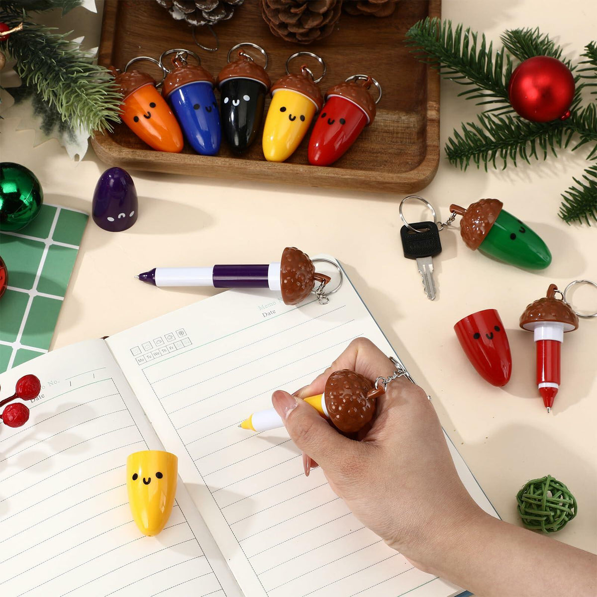 Sayglossy - Bolígrafos retráctiles de dibujos animados con forma de mini bellota, 21 unidades, a granel, diseño otoñal y adorable