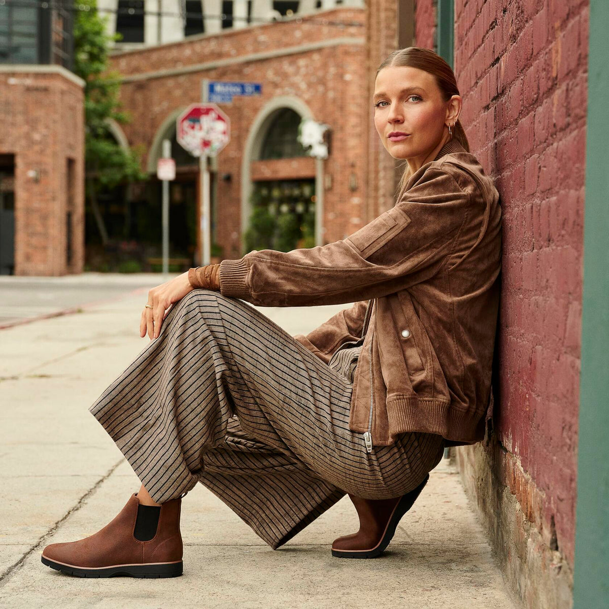 Botín Dr. Scholl's Northbound para mujer, negro liso, talla 8 W