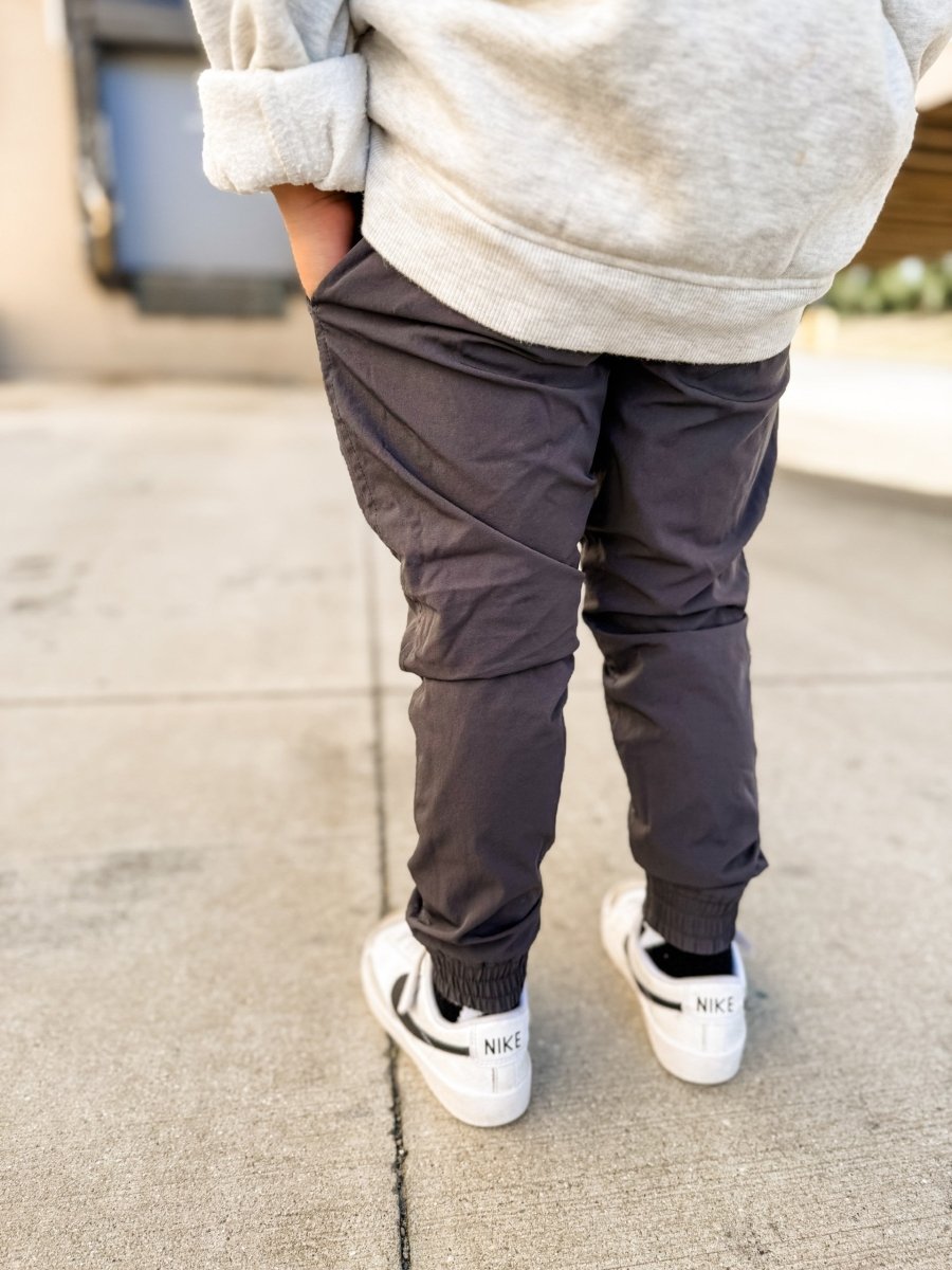 JOGGER VETERAN SLIM FIT - GRIS PLOMO